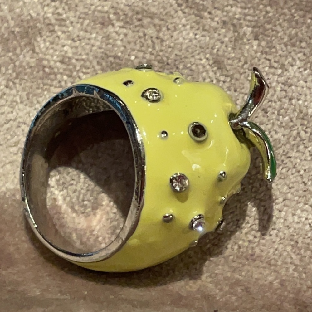 Vintage Ceramic Pear Ring size 7.75
